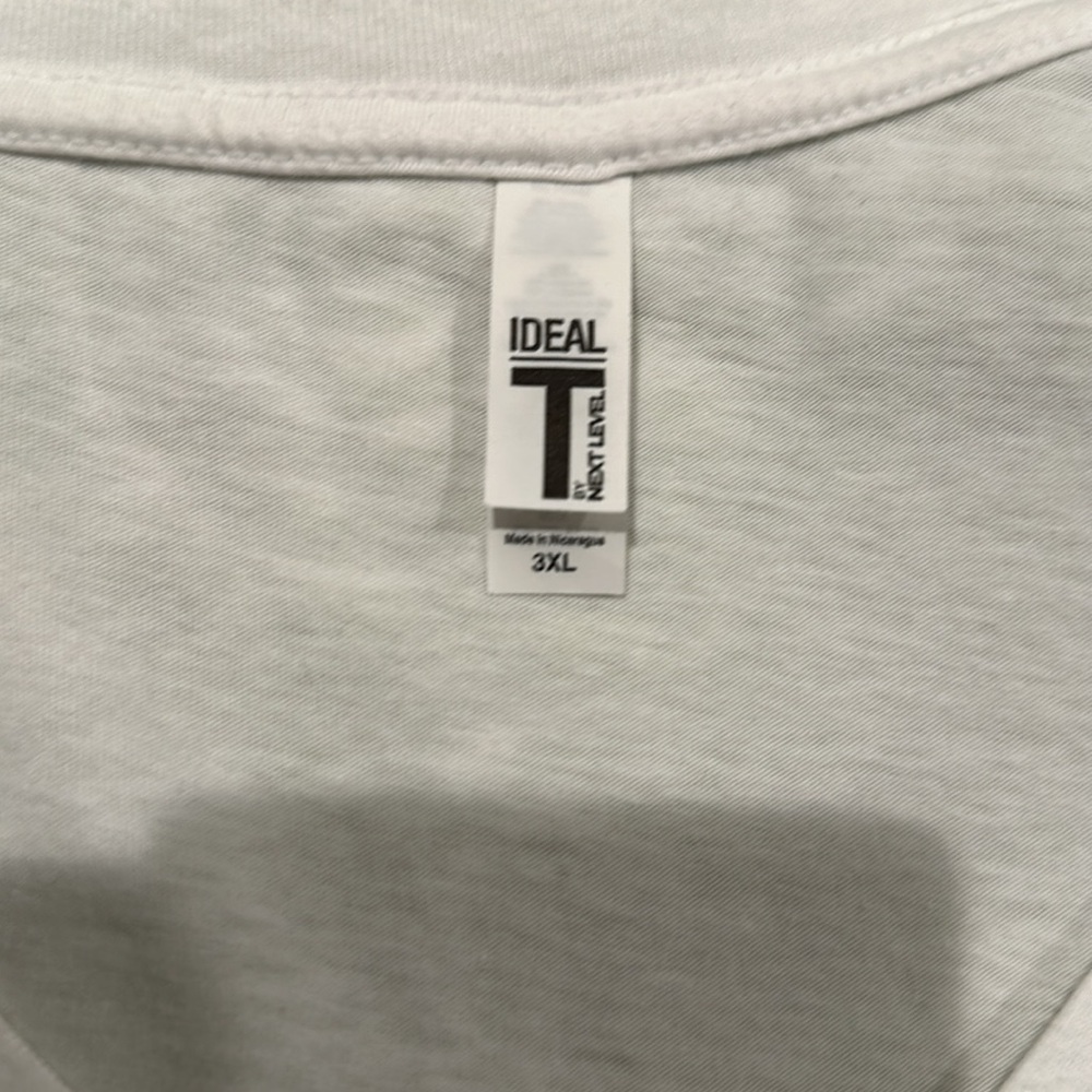 Disney “Mommy” 3X Women’s White V-Neck T-Shirt. - Picture 5 of 5